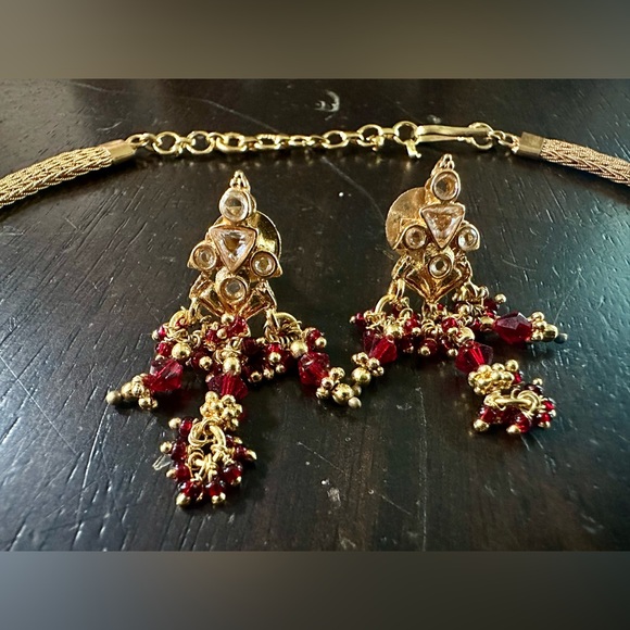 Gold Necklace & Earrings set - Picture 7 of 9